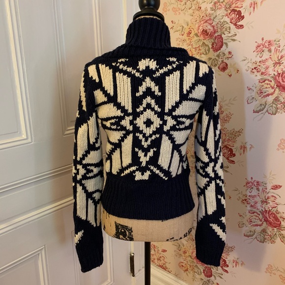 American Eagle | Chunky Navy and White Sweater - Picture 7 of 9